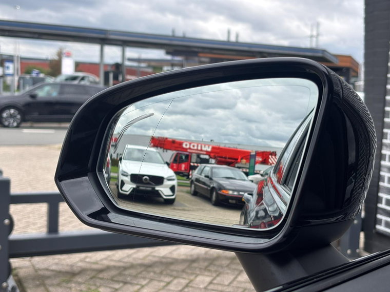 Vehicle Image 27