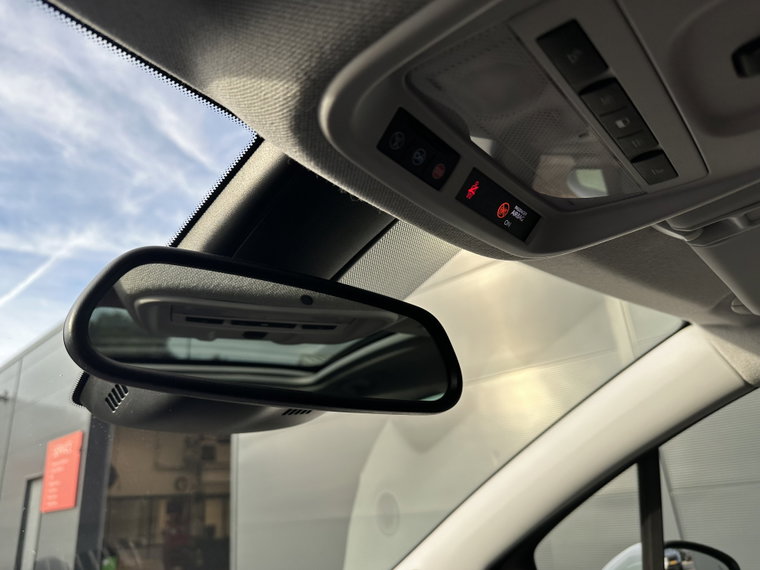 Vehicle Image 23