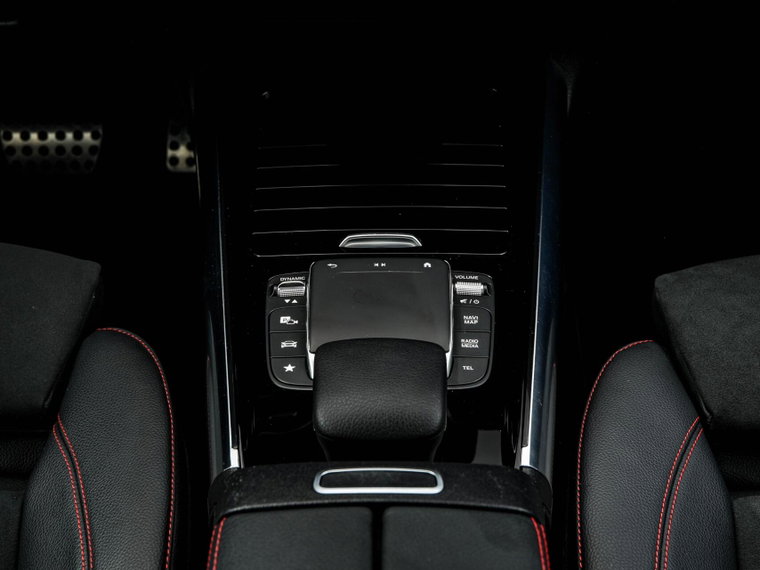 Vehicle Image 32
