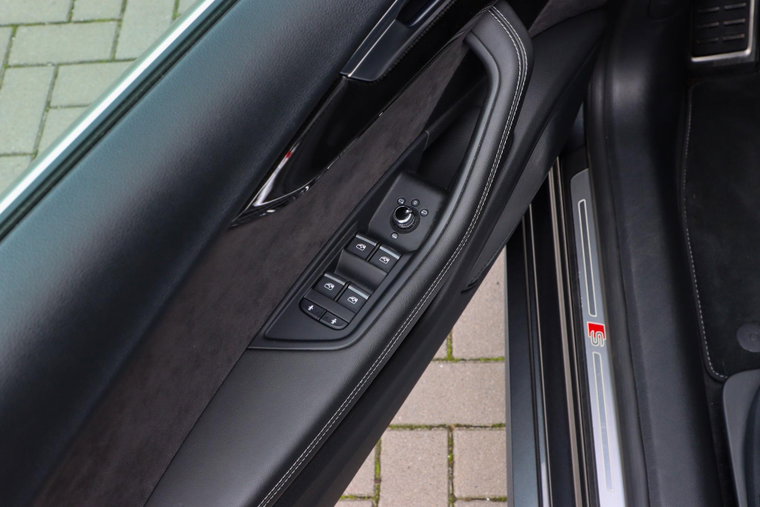 Vehicle Image 26