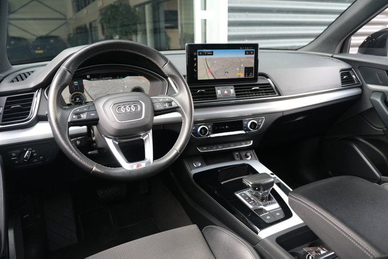Vehicle Image 12