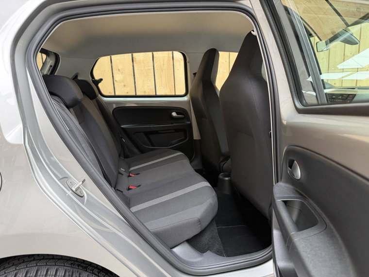Vehicle Image 36