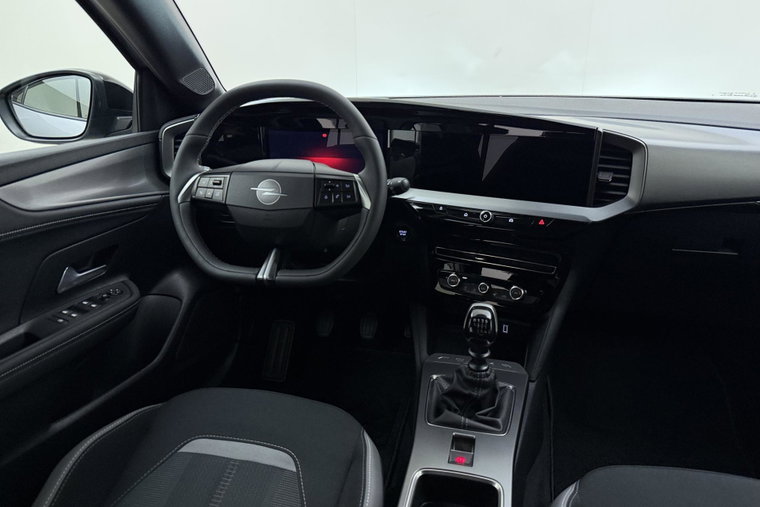 Vehicle Image 25
