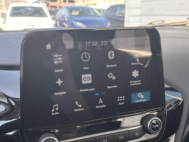 Vehicle Image 11