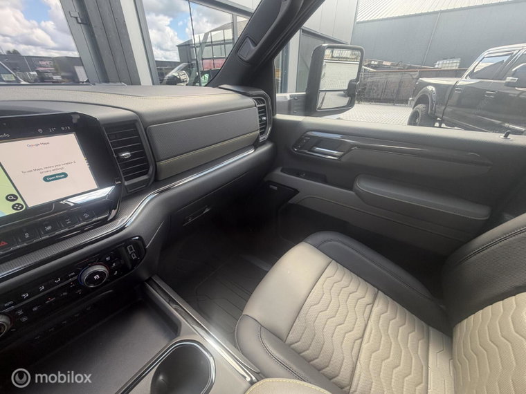 Vehicle Image 26