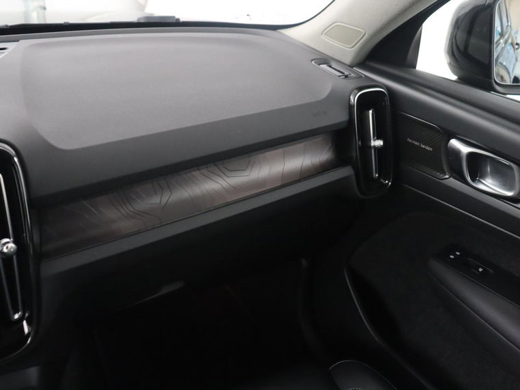 Vehicle Image 38