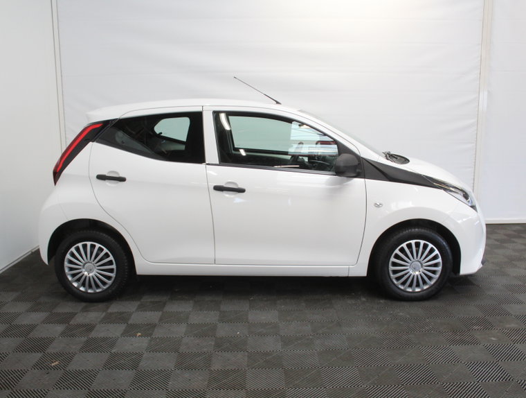 Vehicle Image 15