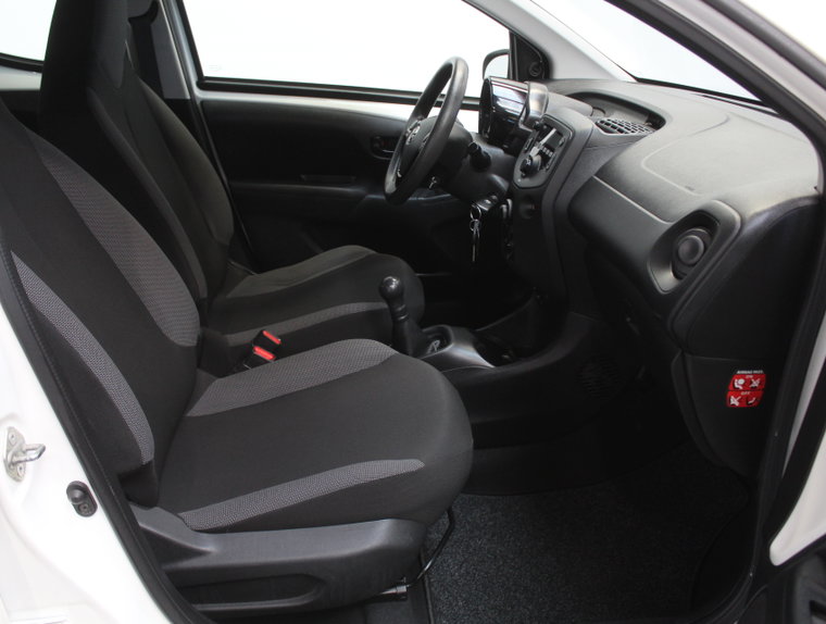 Vehicle Image 26