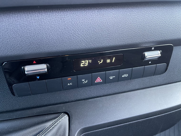Vehicle Image 28