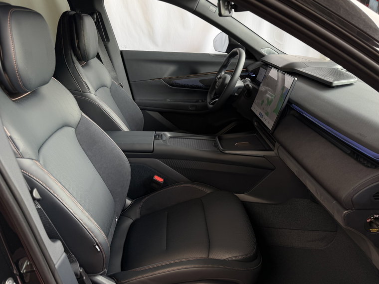 Vehicle Image 38