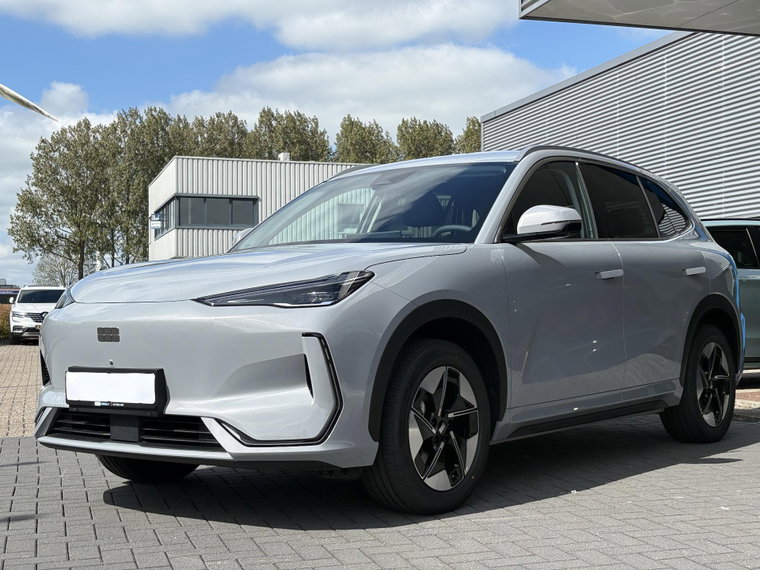 Vehicle Image 3