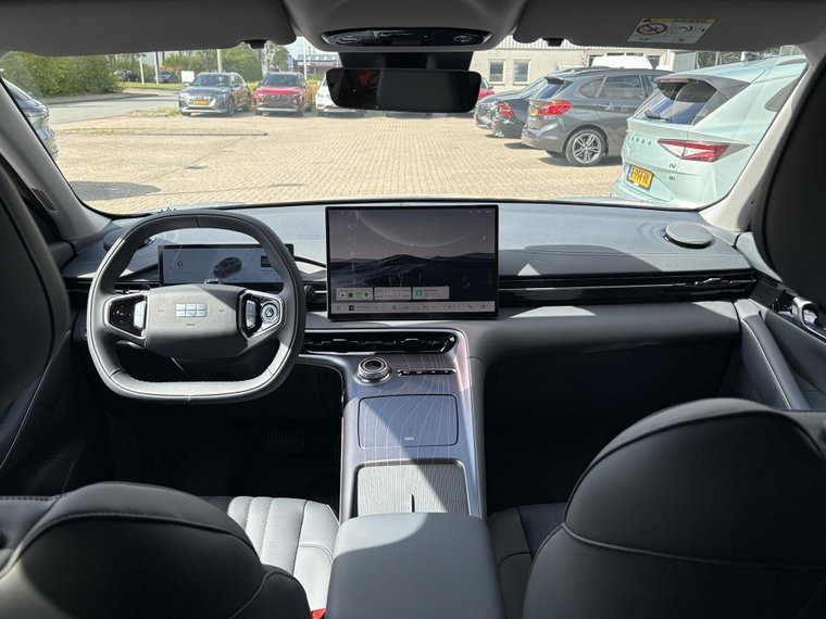 Vehicle Image 17