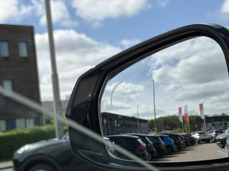 Vehicle Image 27