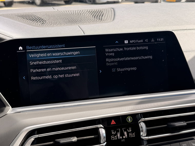 Vehicle Image 36