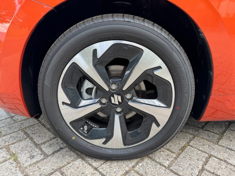 Vehicle Image 14