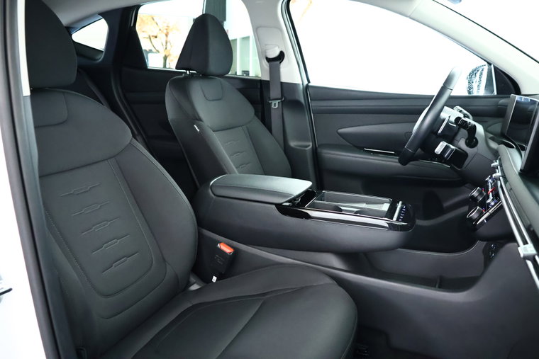 Vehicle Image 12