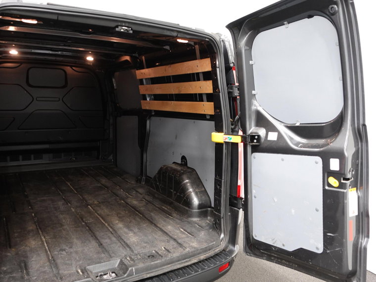 Vehicle Image 36