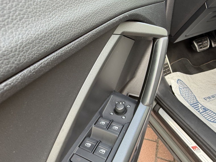 Vehicle Image 37