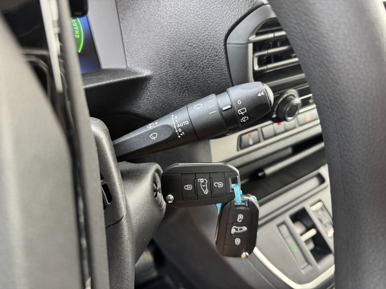 Vehicle Image 28