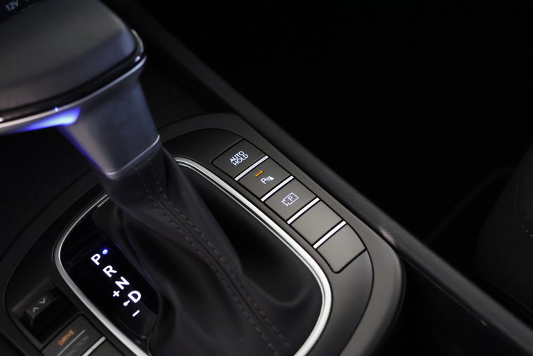 Vehicle Image 25