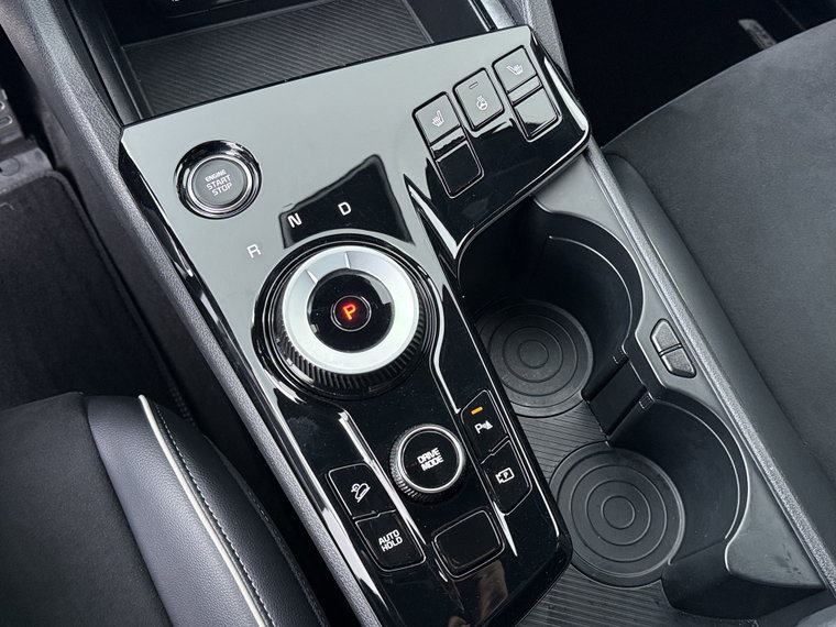 Vehicle Image 32