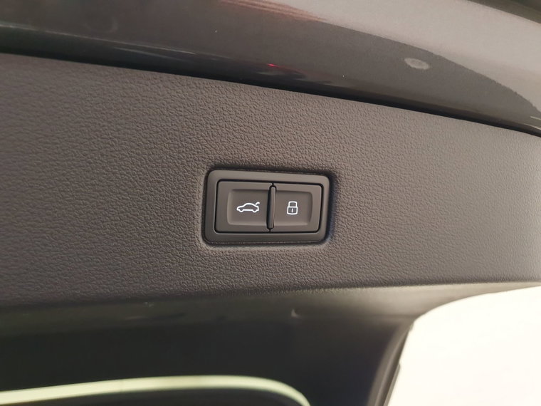 Vehicle Image 29