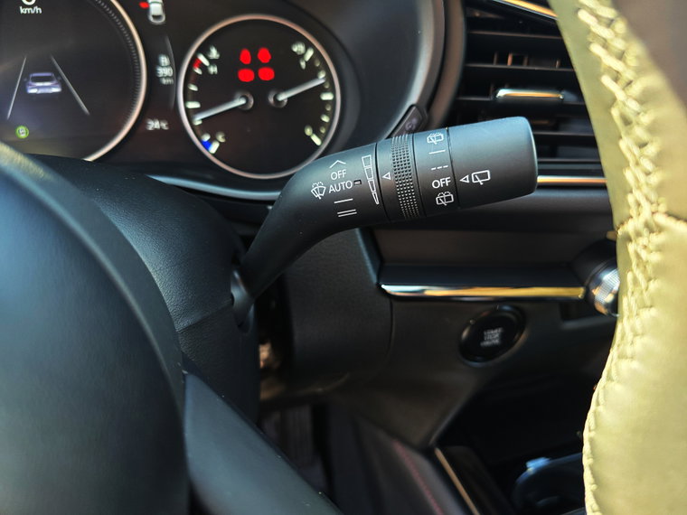 Vehicle Image 32