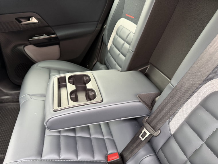 Vehicle Image 33