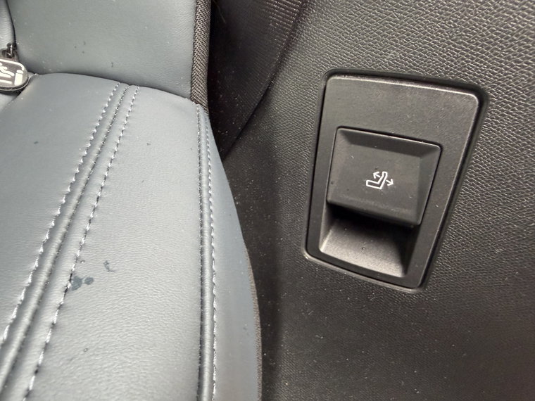 Vehicle Image 35
