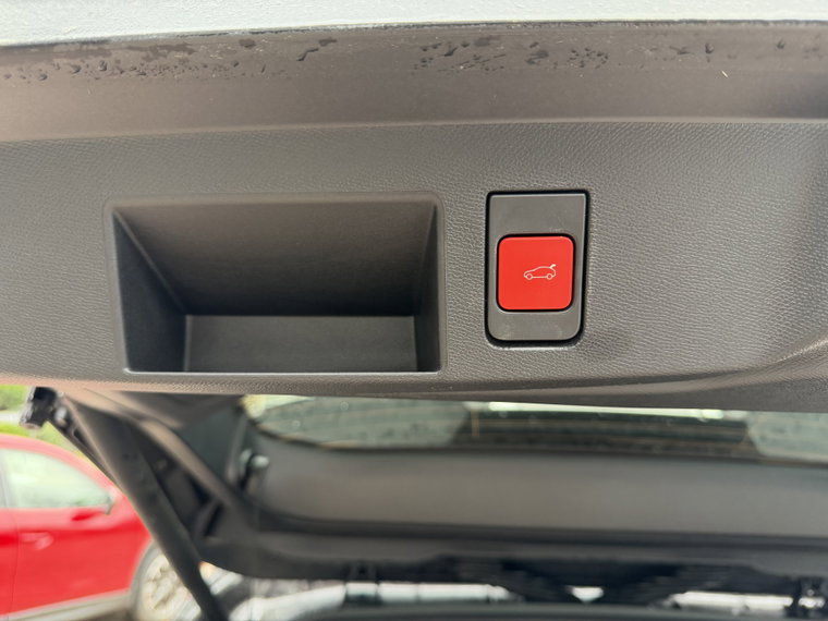 Vehicle Image 38