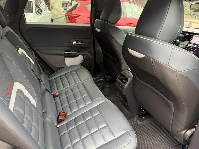 Vehicle Image 39