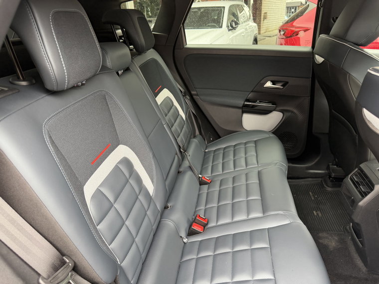Vehicle Image 40
