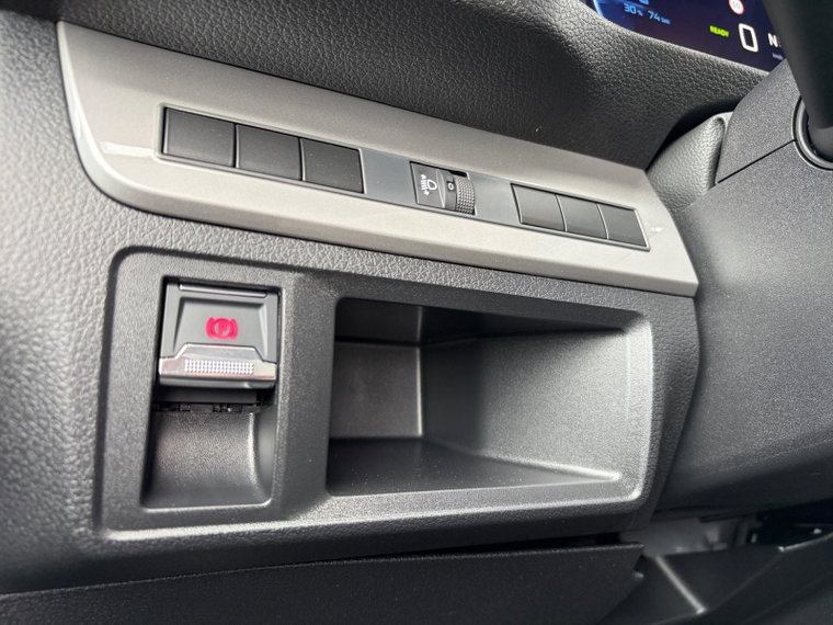 Vehicle Image 33