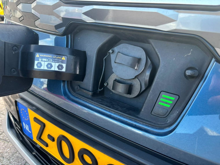 Vehicle Image 8