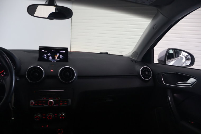 Vehicle Image 29