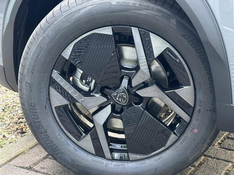 Vehicle Image 26