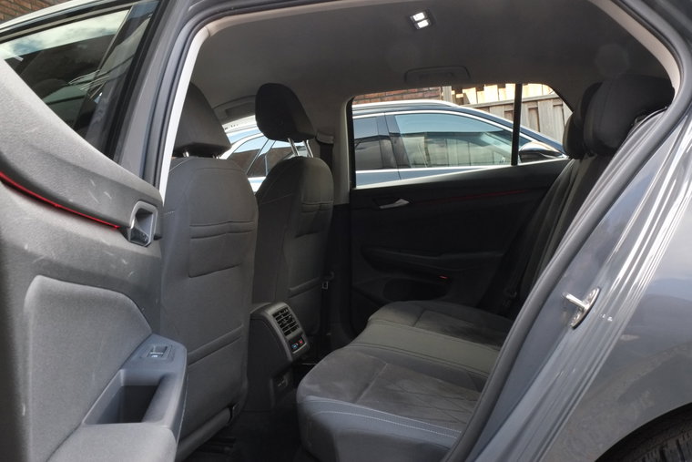Vehicle Image 8
