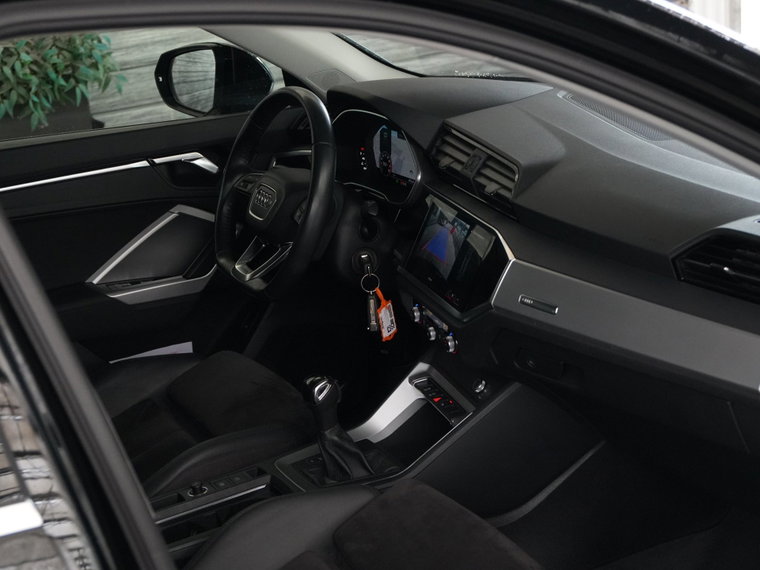 Vehicle Image 26