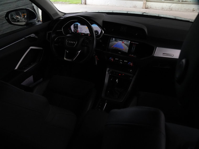 Vehicle Image 33
