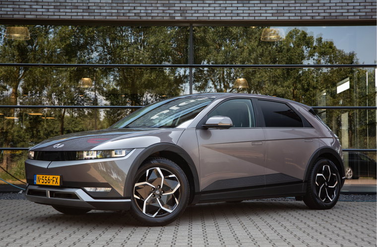 Vehicle Image 5