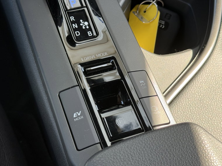 Vehicle Image 24