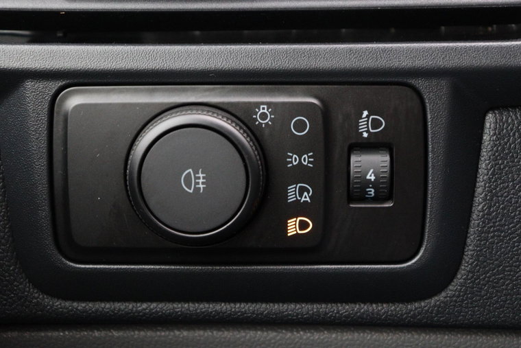 Vehicle Image 32