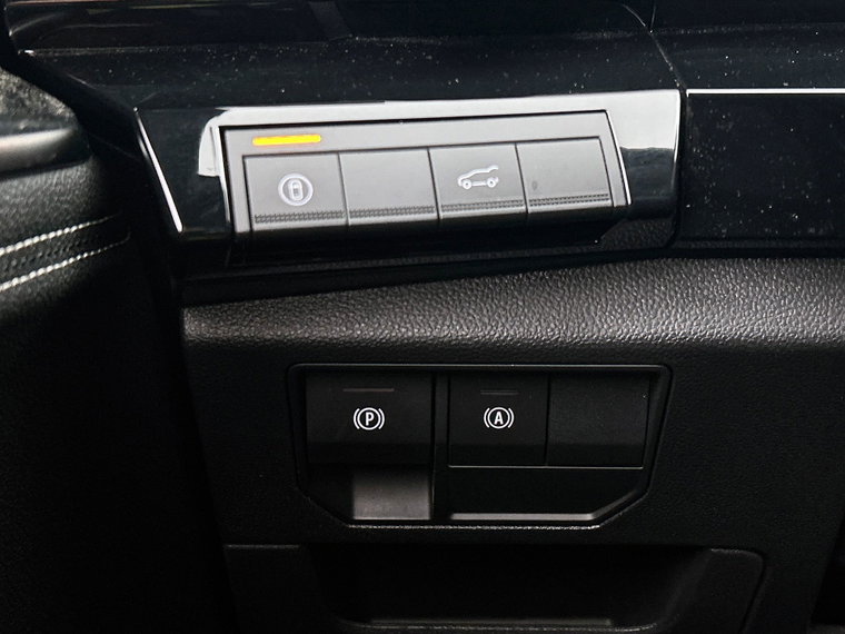 Vehicle Image 38