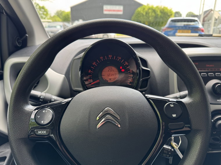 Vehicle Image 12