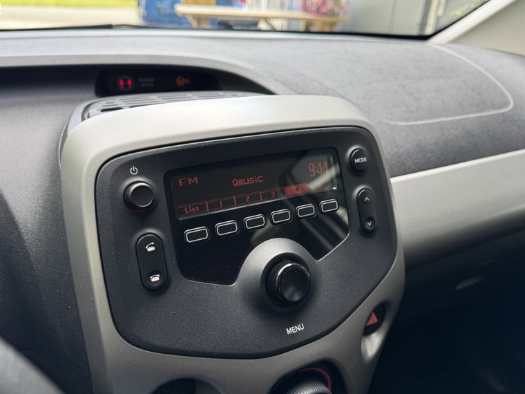 Vehicle Image 14