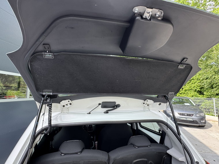 Vehicle Image 33