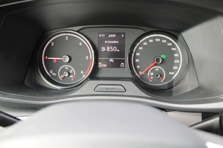 Vehicle Image 24