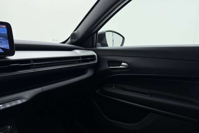 Vehicle Image 32