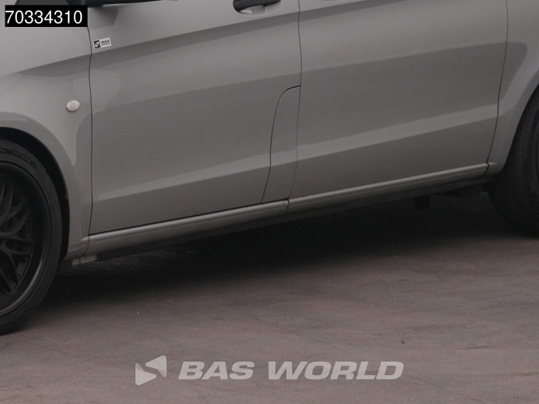 Vehicle Image 45