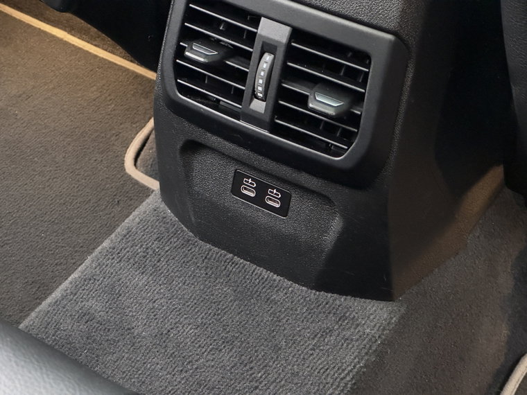 Vehicle Image 34